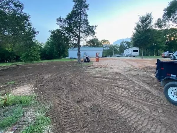 Crump, TN 38327,175 CRUMBLE LN