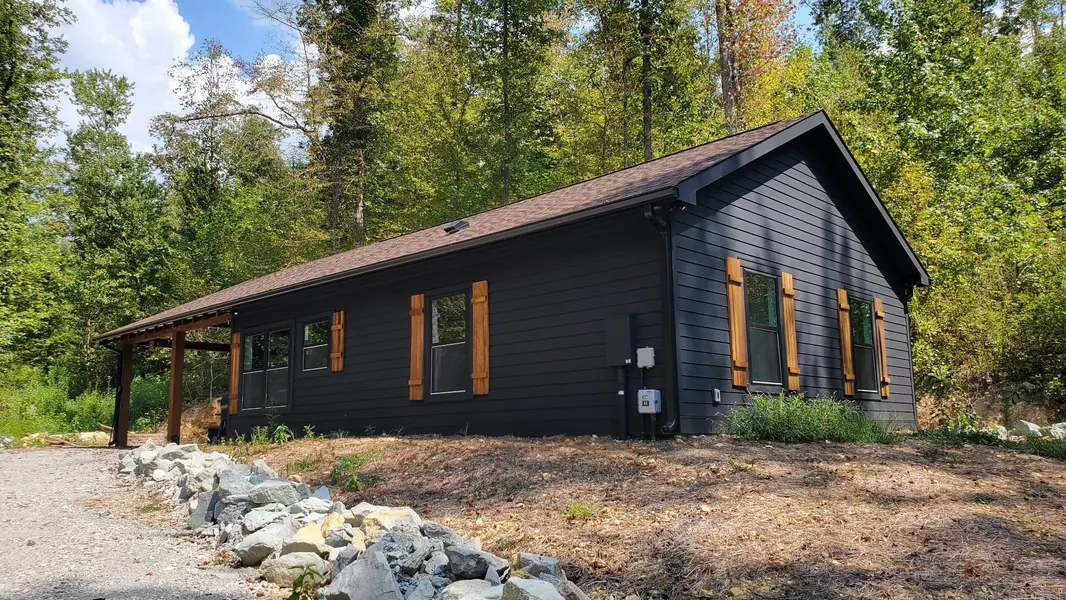 570 Beasley Hollow Rd, Linden, TN 37096