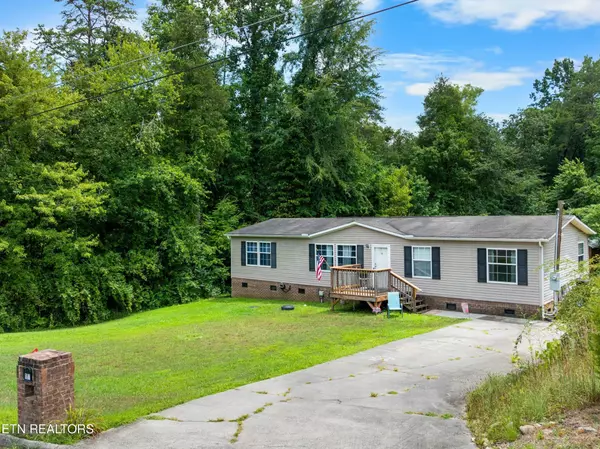 Clinton, TN 37716,117 Loggers Lane