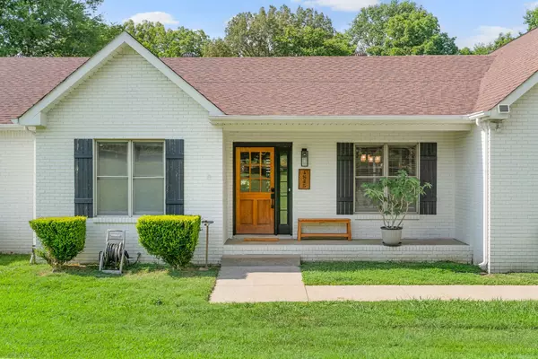 Clarksville, TN 37043,4845 Highway 41A #S