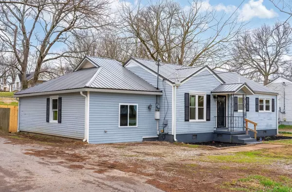 Columbia, TN 38401,501 Green Acres Dr