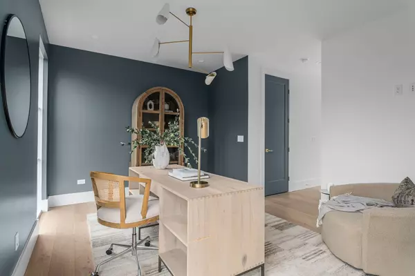 Nashville, TN 37205,3718 West End Ave #3