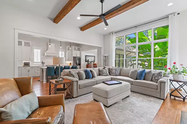 2006A Overhill Dr, Nashville, TN 37215