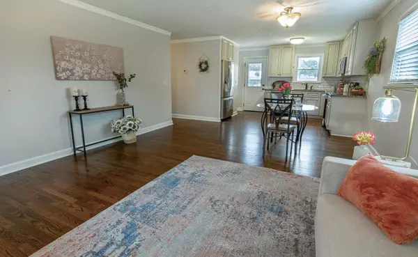 Columbia, TN 38401,2835 Knob Creek Rd