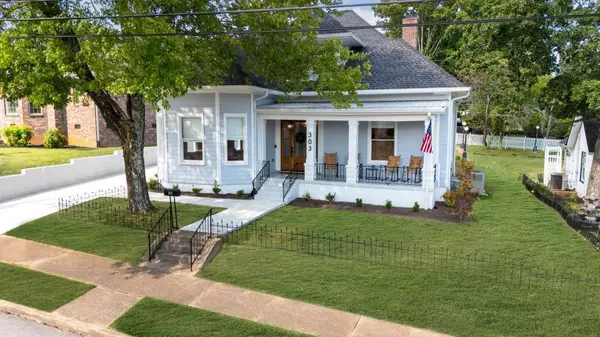 303 West College Street, Dickson, TN 37055