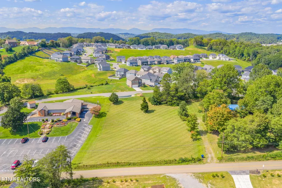 1409 Andes Rd, Knoxville, TN 37931