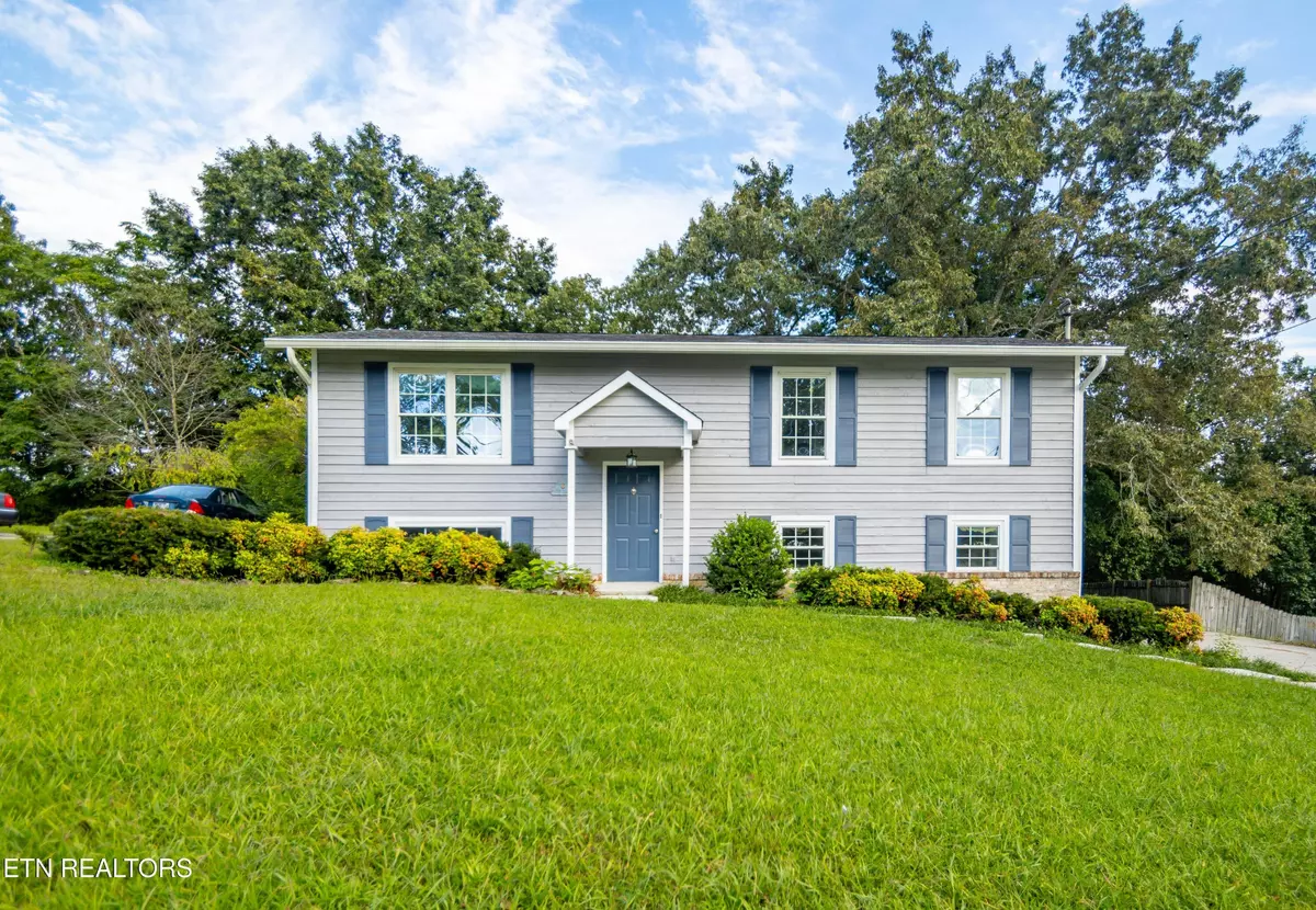 Knoxville, TN 37921,6420 NW Cadbury Drive