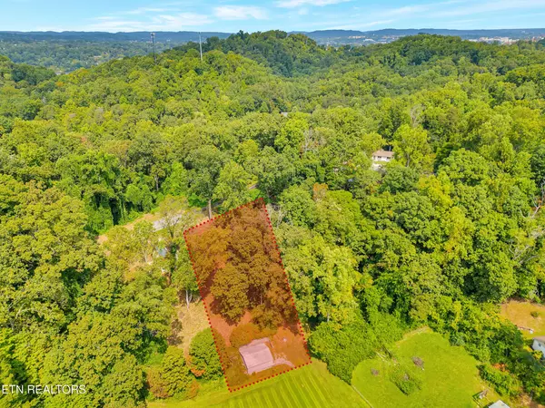 2300 Tomasse Drive,  Knoxville,  TN 37920