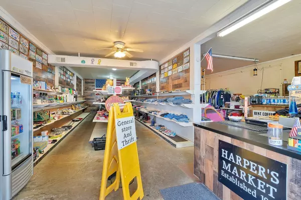 Altamont, TN 37301,1183 Main St