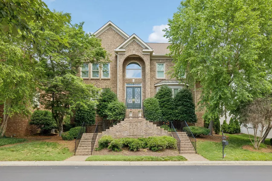 327 Whitworth Way, Nashville, TN 37205