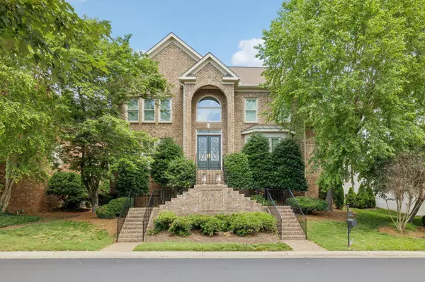 327 Whitworth Way, Nashville, TN 37205