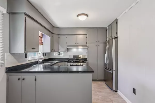 Decherd, TN 37324,404 8th Ave #N