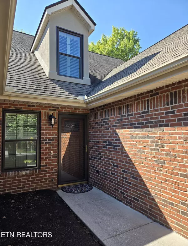 Knoxville, TN 37934,658 Farragut Commons Drive