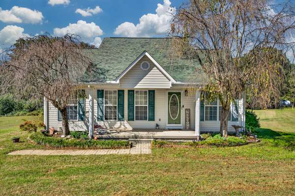 52 Ridgeline Dr, Fayetteville, TN 37334