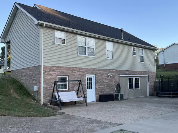Mc Ewen, TN 37101,65 Parrish Ln