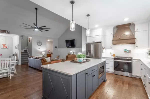 Soddy Daisy, TN 37379,2137 Autumn River Drive