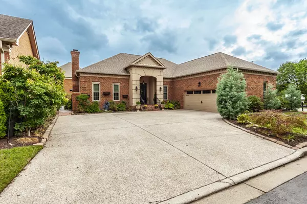 Hendersonville, TN 37075,104 Carriage Way