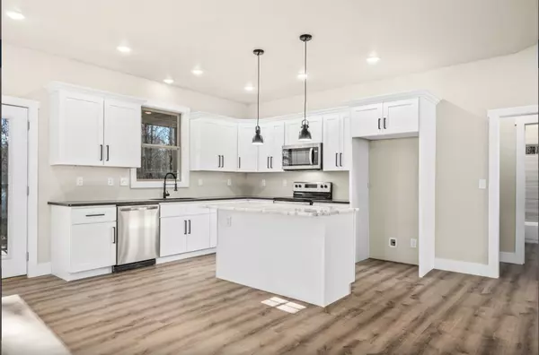 Cunningham, TN 37052,4447 Baggett Hollow Rd