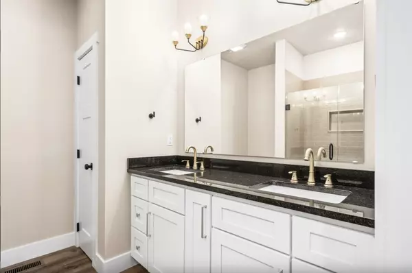 Cunningham, TN 37052,4447 Baggett Hollow Rd