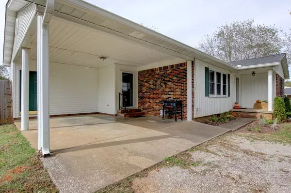 Elkton, KY 42220,102 Kimberly St