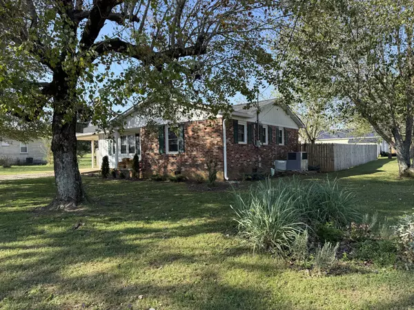 Elkton, KY 42220,102 Kimberly St