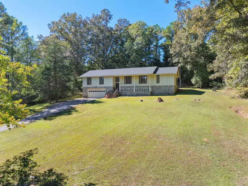 326 Dogwood Dr, Decaturville, TN 38329