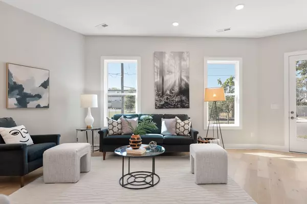 Nashville, TN 37210,1204 1st Ave S