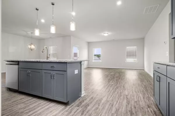 Clarksville, TN 37043,1379 English Oak Dr