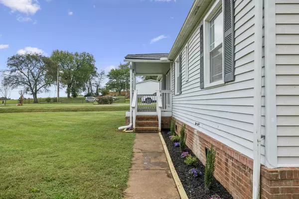 Chapel Hill, TN 37034,511 Central Ave