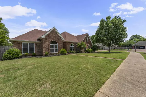 Collierville, TN 38017,355 RED WOLF DR