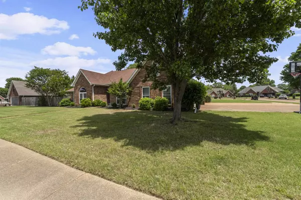 Collierville, TN 38017,355 RED WOLF DR