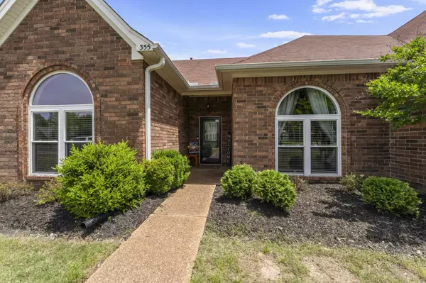 Collierville, TN 38017,355 RED WOLF DR