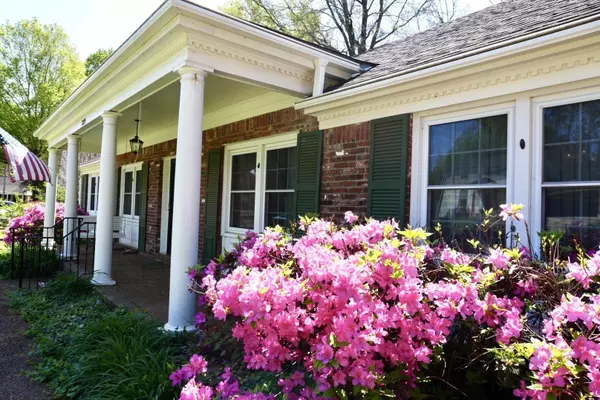 Memphis, TN 38138,7209 DONNINGTON DR