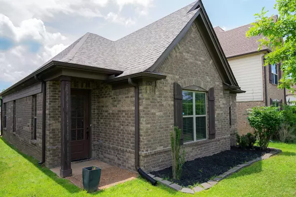 6925 RALEIGH-LAGRANGE RD, Cordova, TN 38018