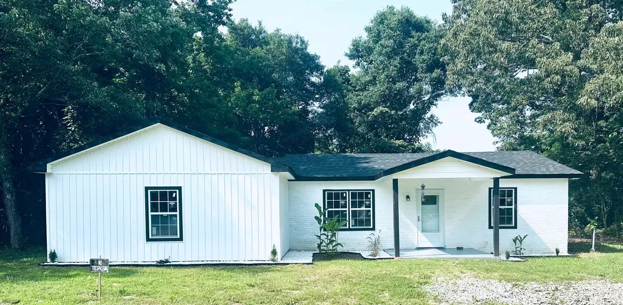 207 POPLAR ST, Bolivar, TN 38008