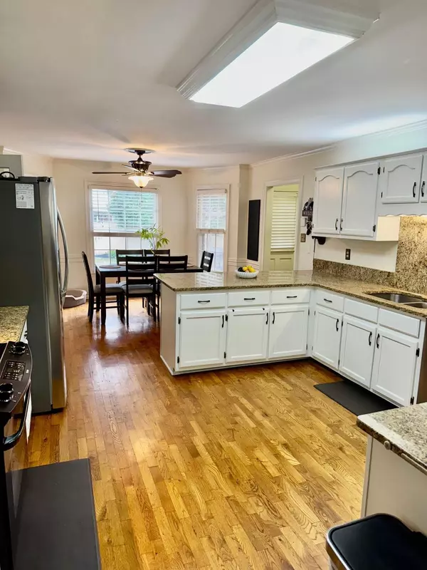 Collierville, TN 38017,423 PINE GROVE DR