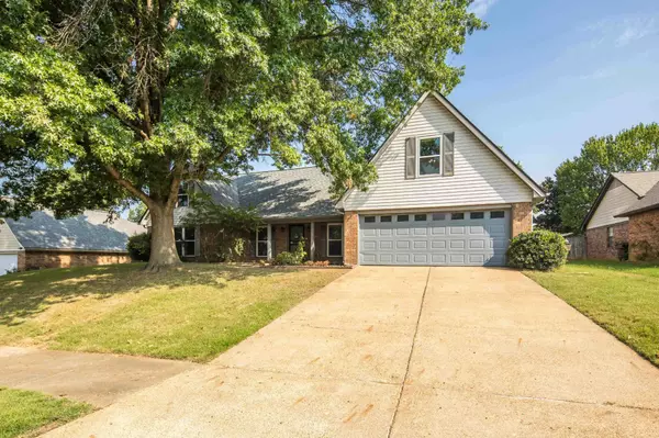 Memphis, TN 38135,6364 EASTBRIER DR