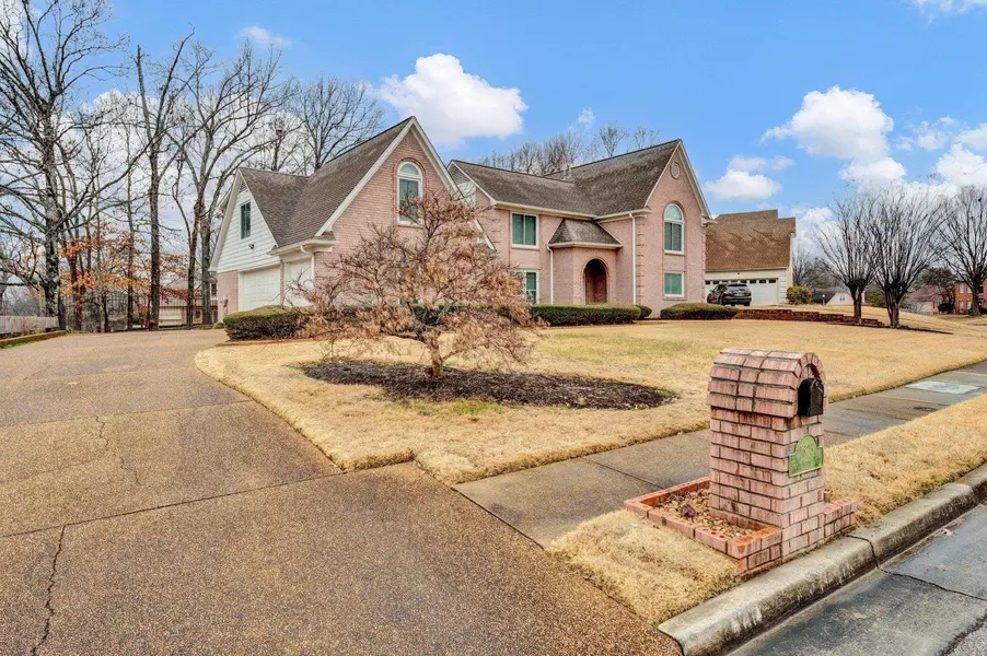 1625 WOOD MILLS DR, Cordova, TN 38016