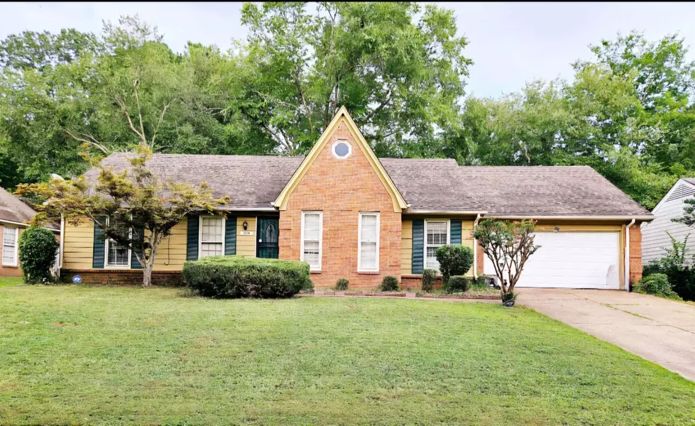 1050 BOONES HOLLOW DR, Cordova, TN 38018