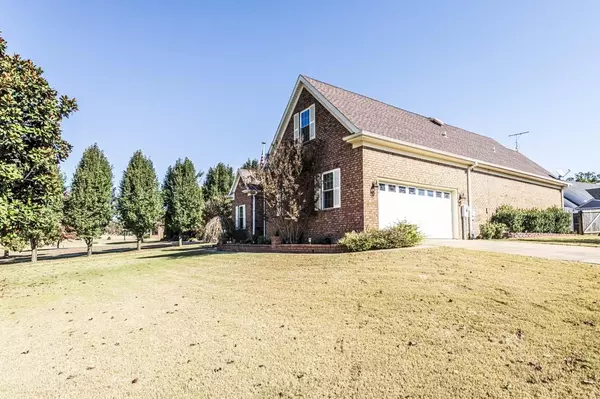 Atoka, TN 38004,902 WILLIAMSBURG DR