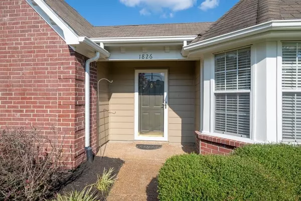 1826 CLUNAN CV, Cordova, TN 38016