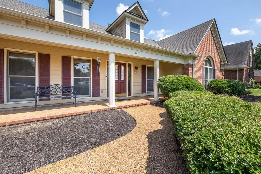 874 LANCELOT LN, Collierville, TN 38017