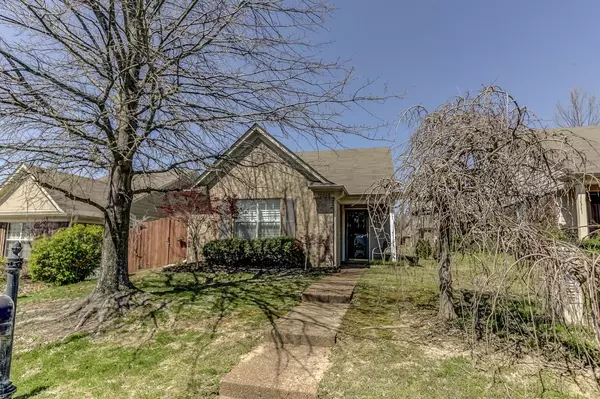 10068 WOODLEE CV, Cordova, TN 38016