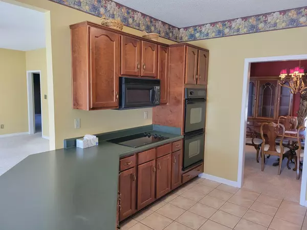 Cordova, TN 38018,7499 E CORDOVA CLUB DR