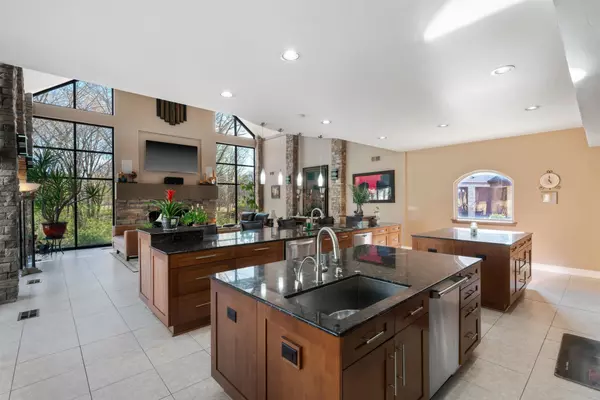 Collierville, TN 38017,20 LAKE MIST DR