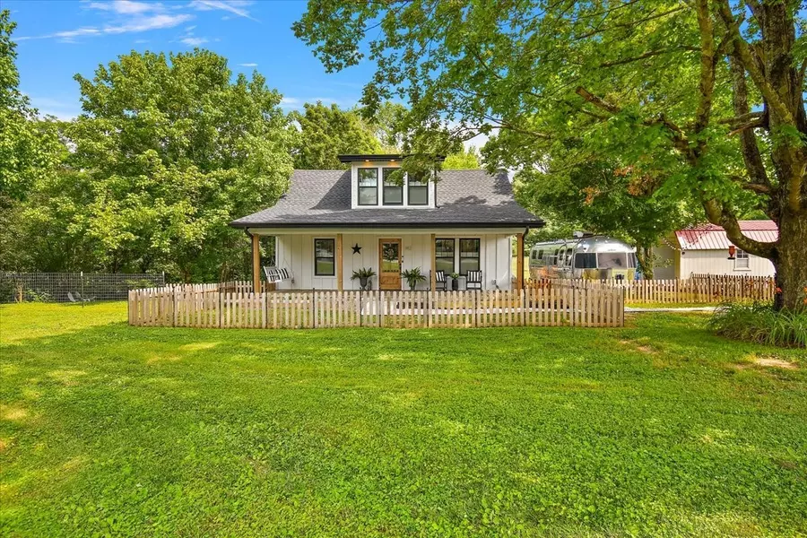 145 W Hollis Chapel RD, Portland, TN 37148