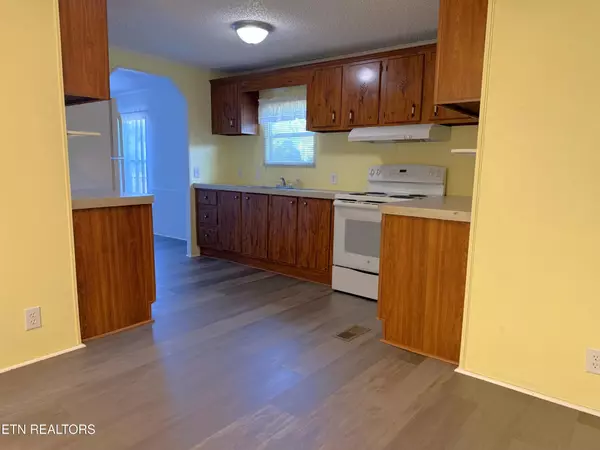 Knoxville, TN 37914,2018 Wayland Rd