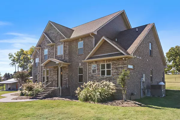 Lebanon, TN 37087,902 Dunstan Ct