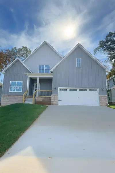 982 Alton Dr, Clarksville, TN 37043