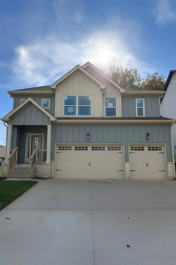 990 Alton Dr, Clarksville, TN 37043